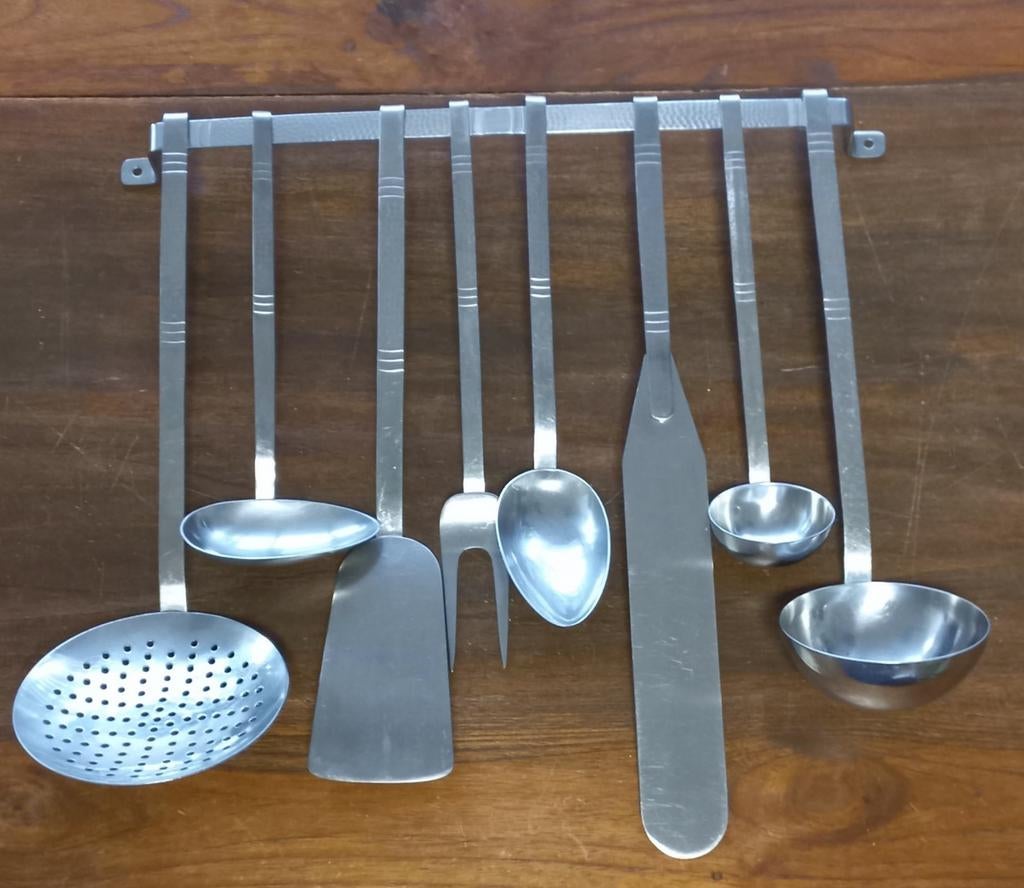 Leuk 9-delig vintage lepelrek, Sola, hamerslag, nr. 620, Huis en Inrichting, Keuken | Bestek, Ophalen of Verzenden, Rvs of Chroom