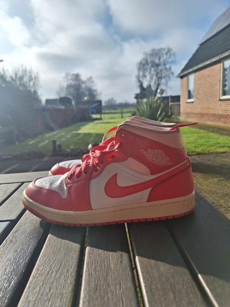 Jordan 1 Mid Roze - Maat 40.5, Nike, Ophalen of Verzenden, Sneakers of Gympen, Roze