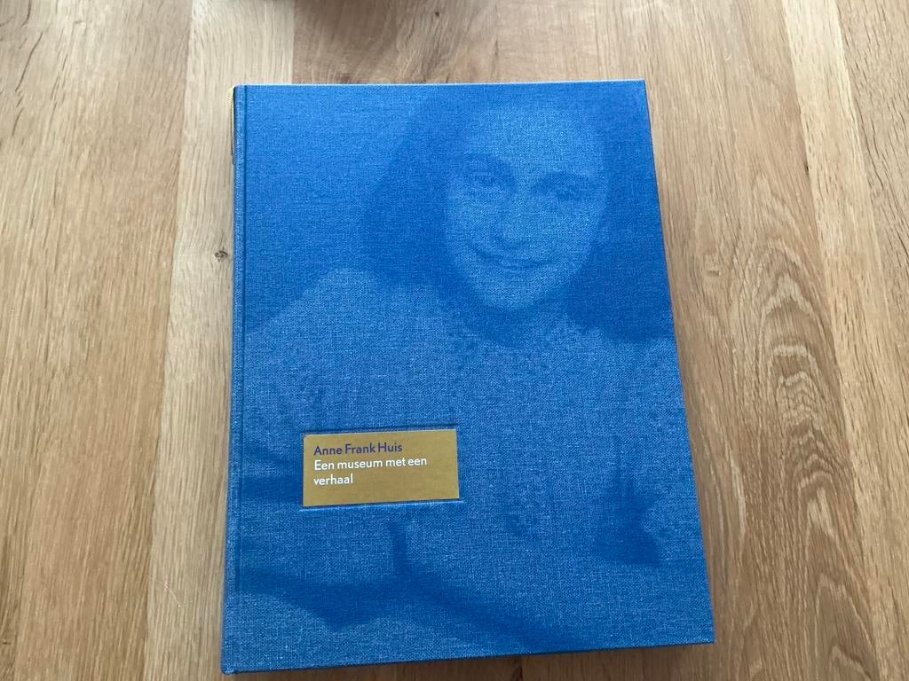 Een museum met een verhaal. Anne Frank, Ophalen of Verzenden, Zo goed als nieuw