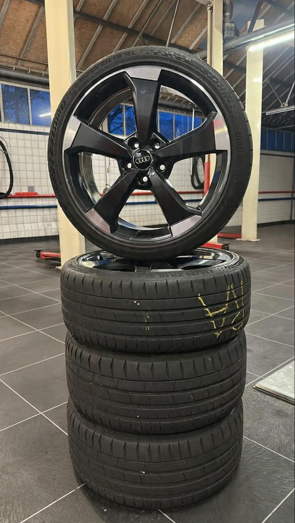Audi RS3 8V Originele Breedset 19” Rotor met ZGAN Banden, Auto-onderdelen, Banden en Velgen, Gebruikt, Banden en Velgen, 235 mm