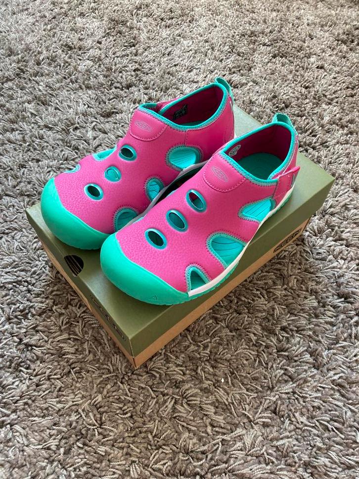 Keen waterschoenen maat 37 (23,5 cm), Kinderen en Baby's, Kinderkleding | Kinder-zwemkleding, Zo goed als nieuw, Zwemschoenen