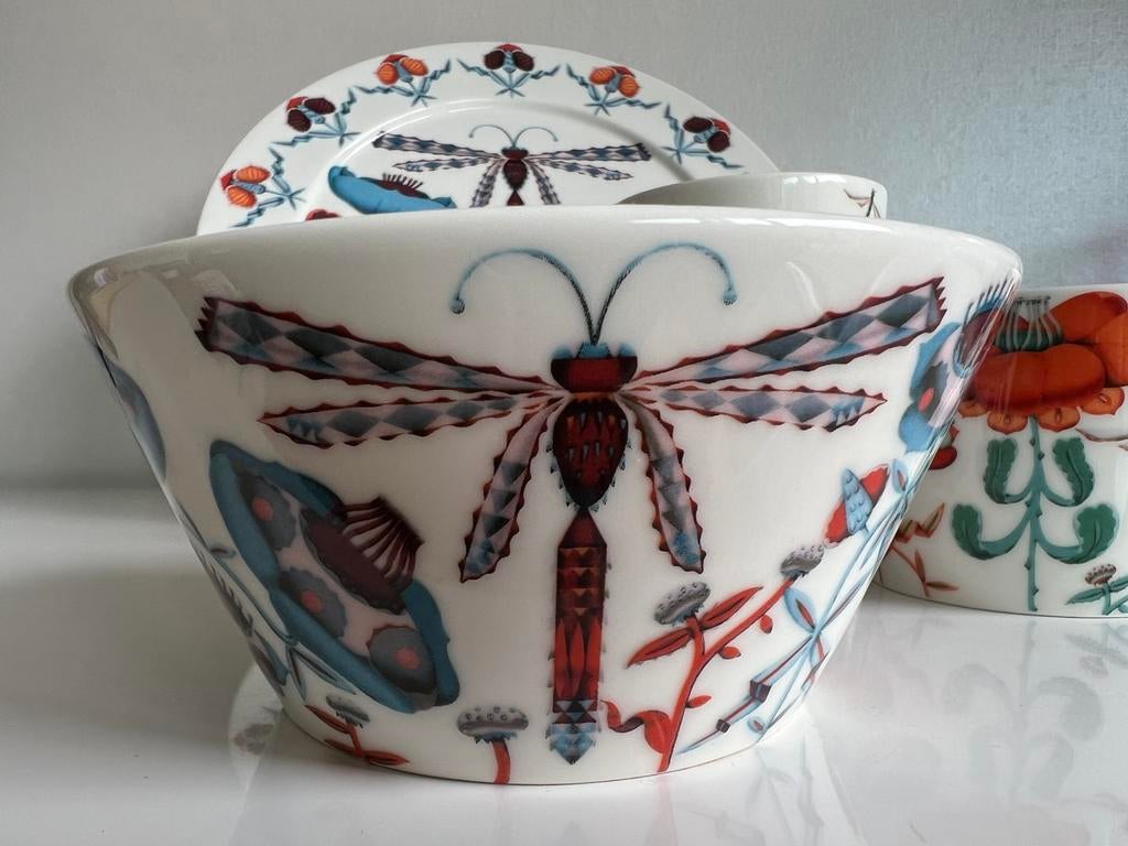Iittala Korento Schaal Blauw Libelle Klaus Haapaniemi, Huis en Inrichting, Keuken | Servies, Ophalen of Verzenden, Zo goed als nieuw