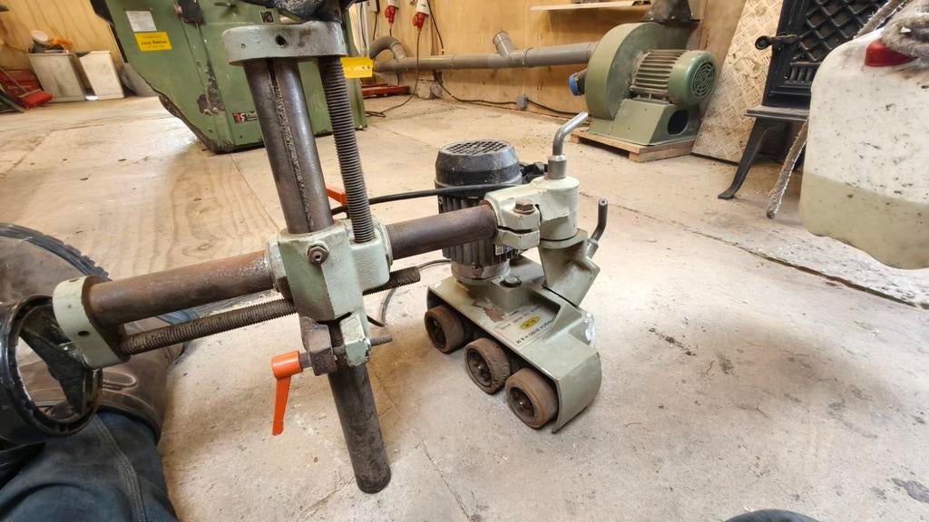 Automatische materiaal doorvoer op krachtstroom, Ophalen of Verzenden, Gebruikt