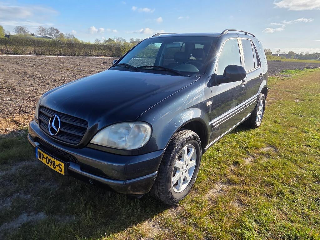 Mercedes-Benz ML 430 (7 persoons), Auto's, Mercedes-Benz, Automaat, Open dak, Zwart, Leder
