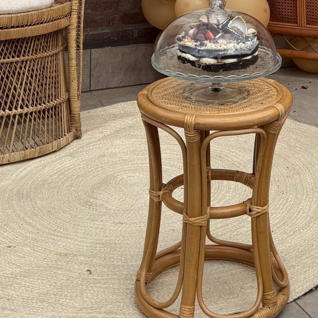 Vintage rotan bijzettafel, Huis en Inrichting, Tafels | Bijzettafels, Ophalen, Zo goed als nieuw, Rond, Minder dan 55 cm