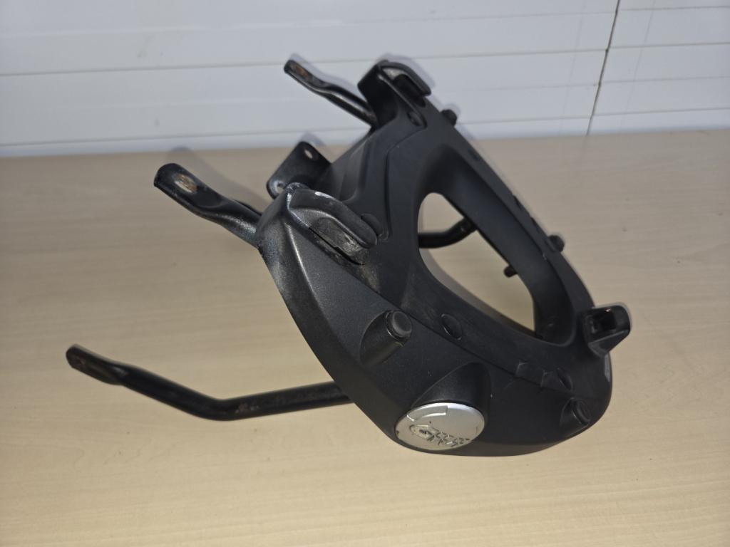 GIVI TOPKOFFER DRAGER YAMAHA T MAX TMAX, Niet ingevuld, Gebruikt, Niet ingevuld, Ophalen of Verzenden