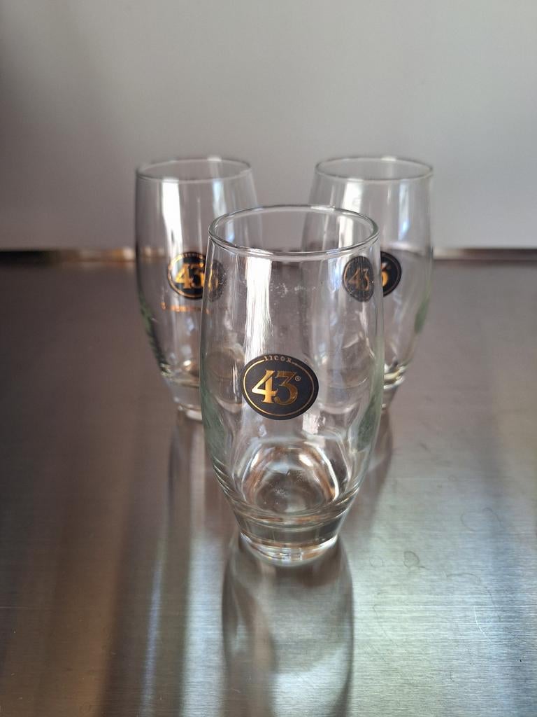 CUARENTA Y TRES LICOR 43 glazen 13 cm hoog, 3 stuks, Ophalen of Verzenden, Zo goed als nieuw, Borrel- of Shotglas