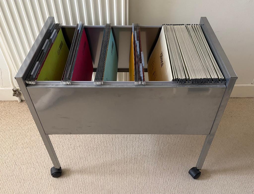 Verrijdbare hangmappenkar met 45 hangmappen - ZGAN, Ophalen, Minder dan 50 cm, Zo goed als nieuw, Minder dan 100 cm