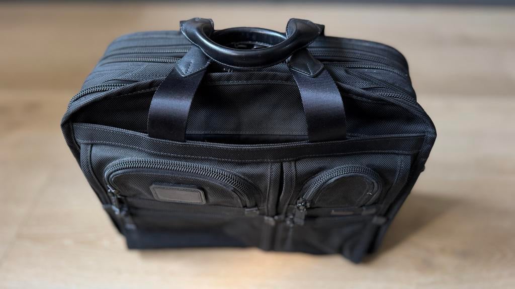 TUMI aktetas met beschermd laptopvak, Overige merken, Zwart, Ophalen of Verzenden, Zo goed als nieuw