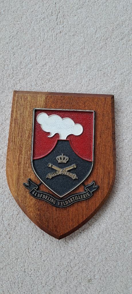 Wapenschild 44 afdeling veldartillerie, Verzamelen, Militaria | Algemeen, Ophalen of Verzenden, Landmacht, Nederland, Embleem of Badge