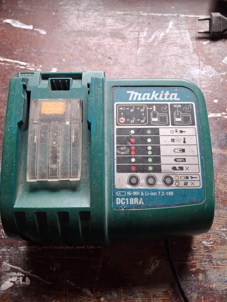 Makita Acculader DC18RA 7.2-18V Ni-MH & Li-Ion, Ophalen of Verzenden, Gebruikt