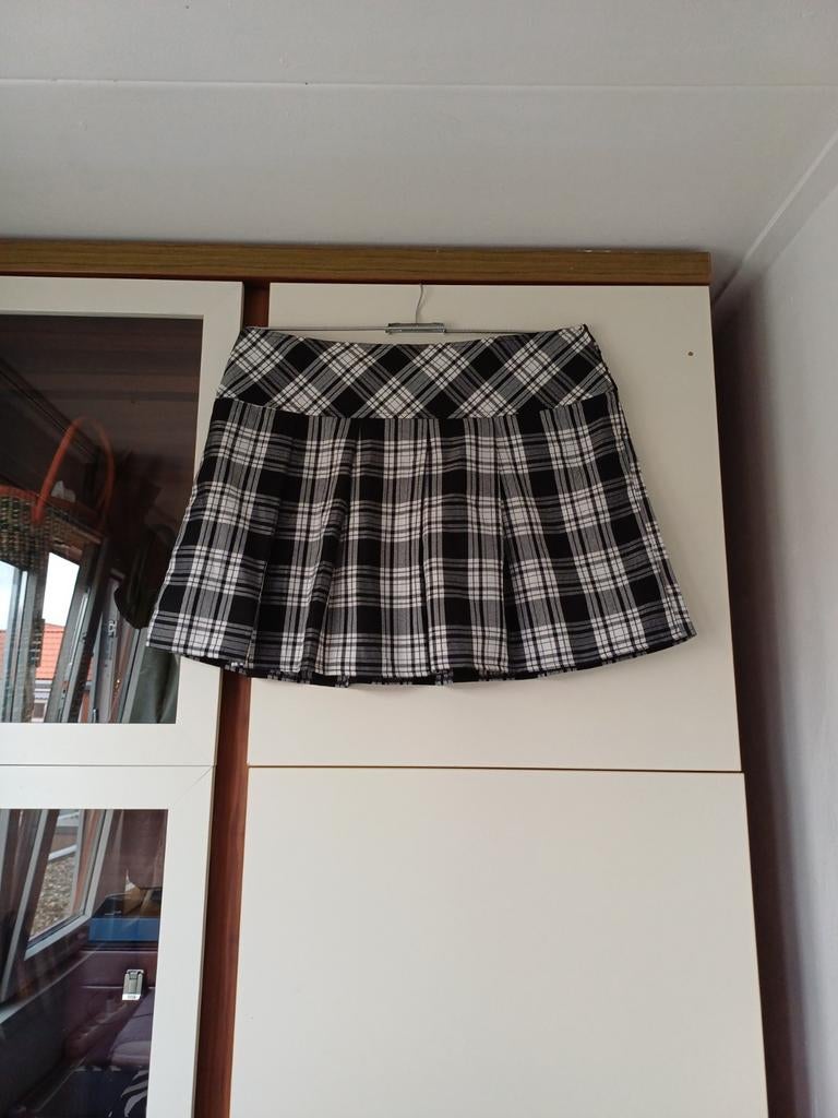 Prachtige rok. Nieuw, Kleding | Dames, Rokken, Zwart, Maat 46/48 (XL) of groter, Nieuw, Ophalen of Verzenden