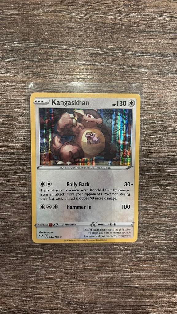 DAA Kangaskhan 133/189 holo, Hobby en Vrije tijd, Verzamelkaartspellen | Pokémon, Ophalen of Verzenden, Zo goed als nieuw