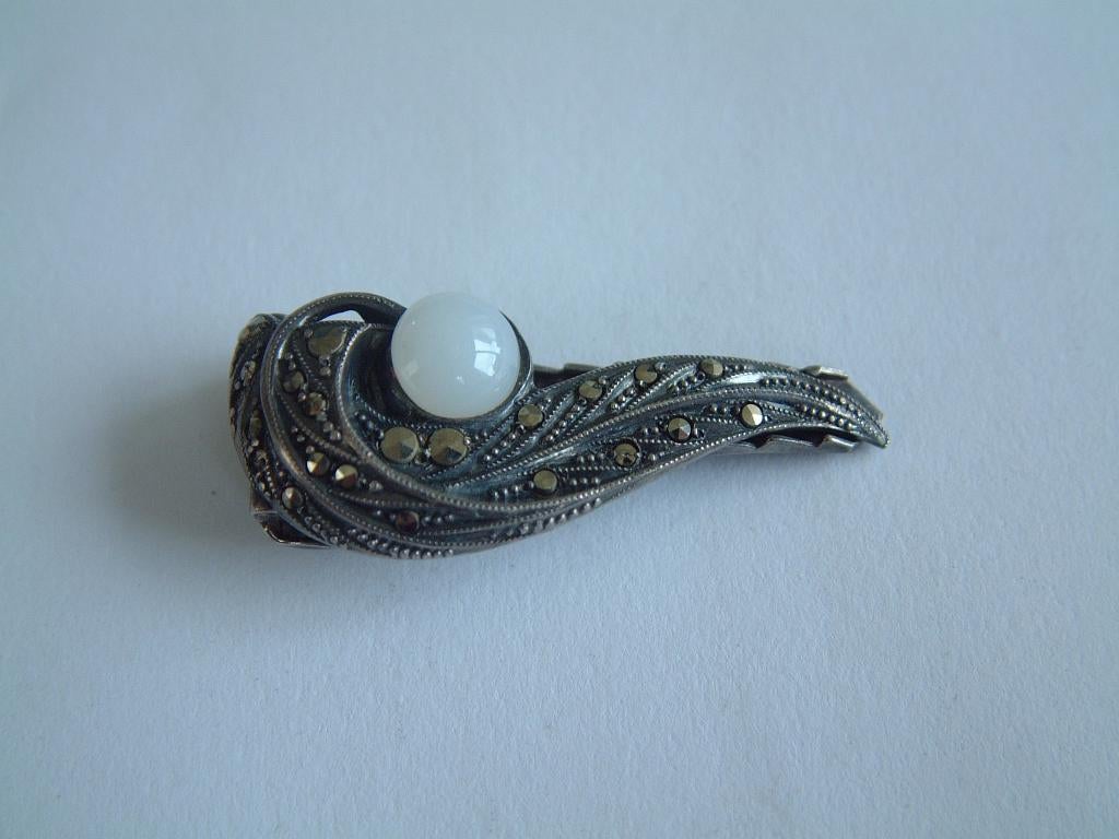 antiek zilveren dressclip clipbroche markasiet witte steen, Sieraden, Tassen en Uiterlijk, Antieke sieraden, Ophalen of Verzenden