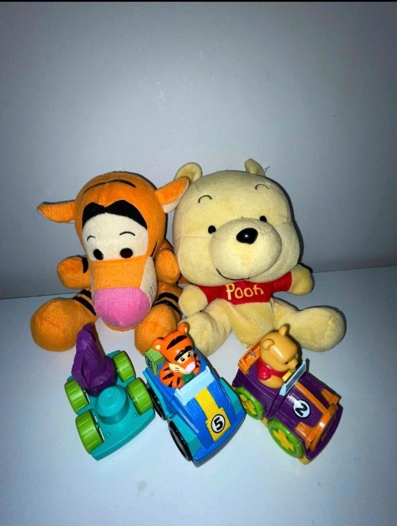 2 winnie the pooh speelgoed handpoppen en autos, Ophalen of Verzenden, Gebruikt