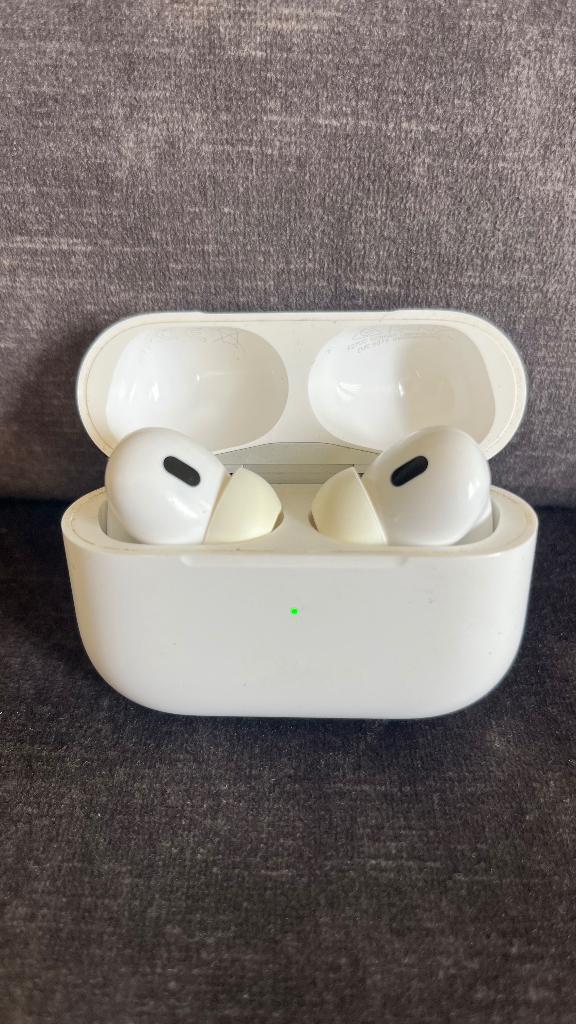 Apple AirPods Pro 2 lightning, Telecommunicatie, Mobiele telefoons | Oordopjes, Bluetooth, Gebruikt, In gehoorgang (in-ear), Ophalen of Verzenden