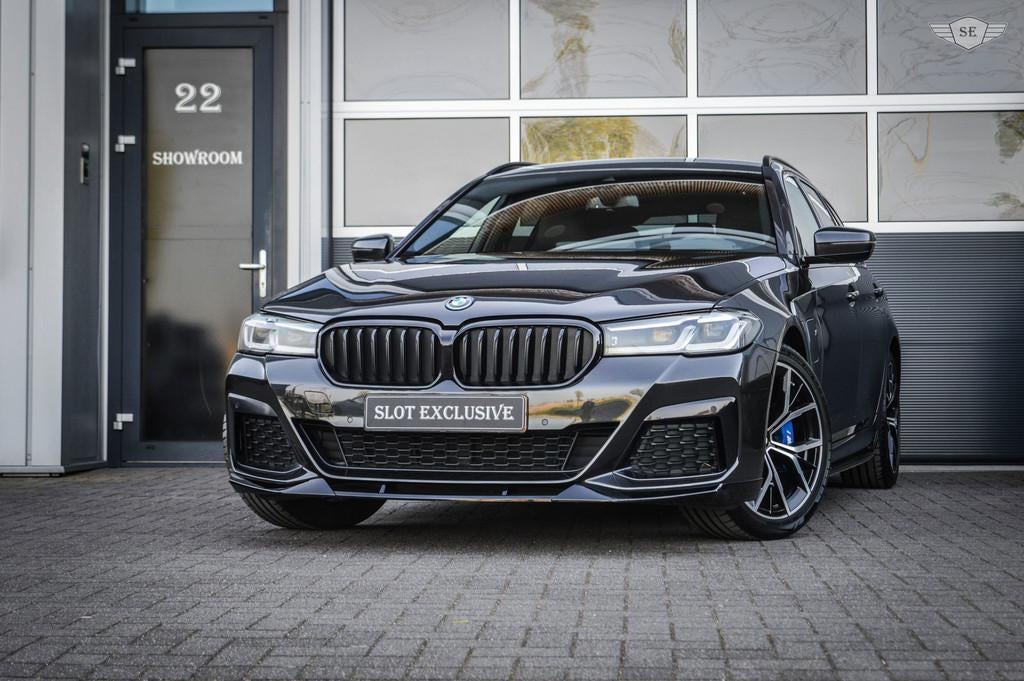 BMW 5-serie Touring 530e|M-PAKKET|XDRIVE|292PK|TREKHAAK|STUU, Auto's, BMW, Bedrijf, Te koop, 5-Serie, 4x4, ABS, Achteruitrijcamera