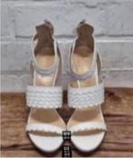 Aperlai - Prachtige leren pumps maat 40 - Nieuw €475, Kleding | Dames, Schoenen, Wit, Nieuw, Ophalen of Verzenden, X