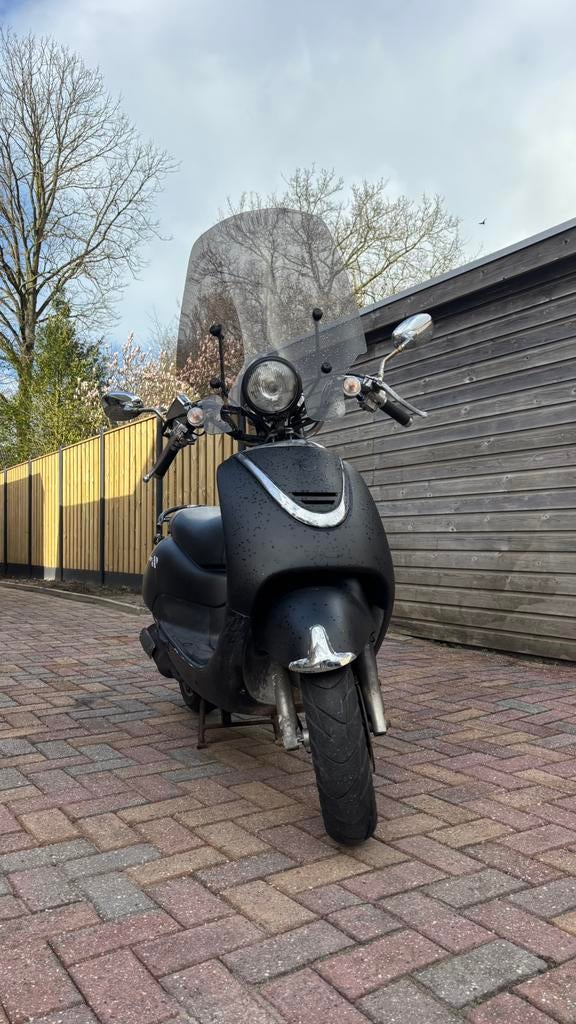 SYM Cello 45km/h | Slot, Helm en Hoes | MOET WEG, Ophalen, Gebruikt, Benzine, Overige modellen