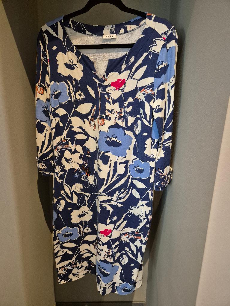 Blauwe Kyra jurk, Maat 38/40 (M), Blauw, Ophalen of Verzenden, Zo goed als nieuw