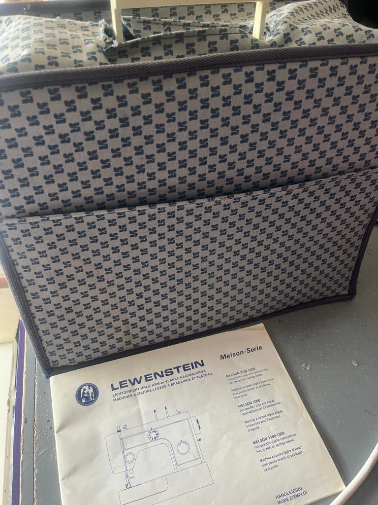 Lewenstein Melson-Serie Naaimachine met Handleiding, Sieraden, Tassen en Uiterlijk, Beautycases, Zo goed als nieuw, Ophalen