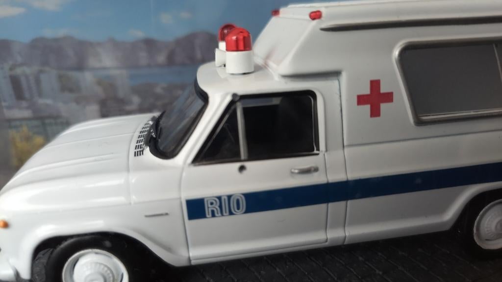 Chevrolet c10 Ambulance 007 Moonraker 1:43 James Bond Pol, Hobby en Vrije tijd, Overige merken, Auto, Verzenden, Nieuw