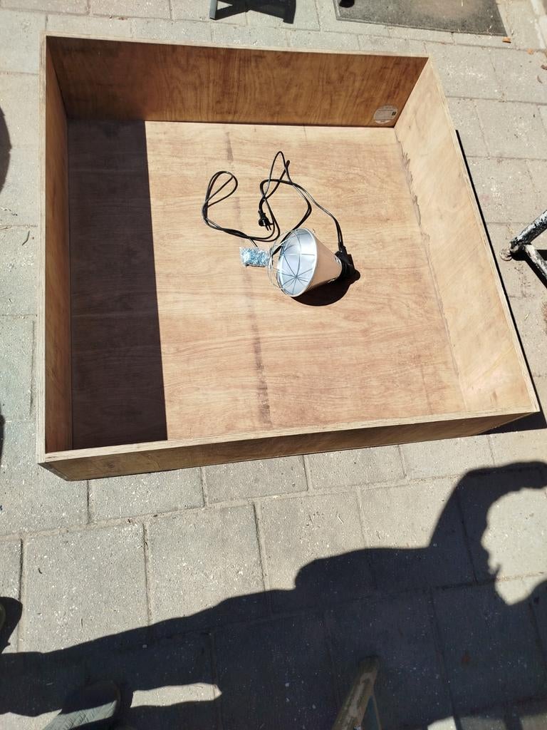 Werpkist 120x120x30 incl warmtelamp en dood lig stangen, Ophalen
