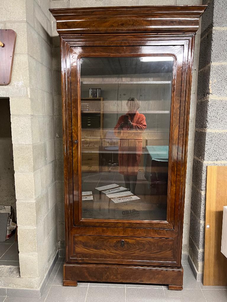 Antieke zilverkast/vitrinekast in mahonie, Ophalen