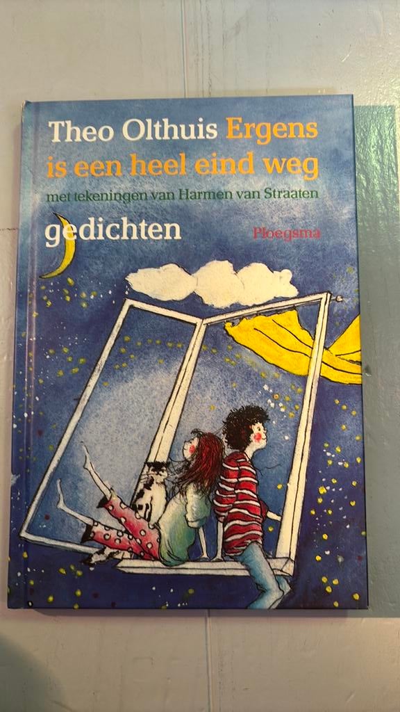 T. Olthuis - Ergens is een heel eind weg, Ophalen of Verzenden, Zo goed als nieuw, T. Olthuis