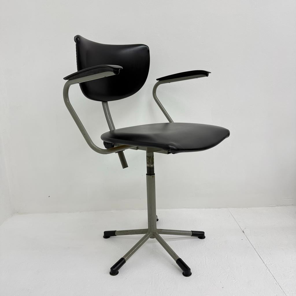 Mid-century 3311 bureaustoel van Toon de Wit, jaren '60, Gebruikt, Stoel, Zwart, Stoel