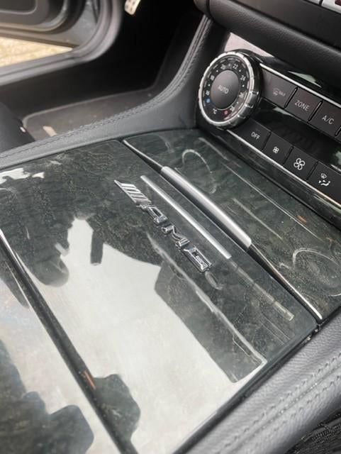 AMG embleem interieur logo console GLE E63 C63 ML CLS CLA A-, Auto-onderdelen, Interieur en Bekleding, Ophalen of Verzenden, Nieuw