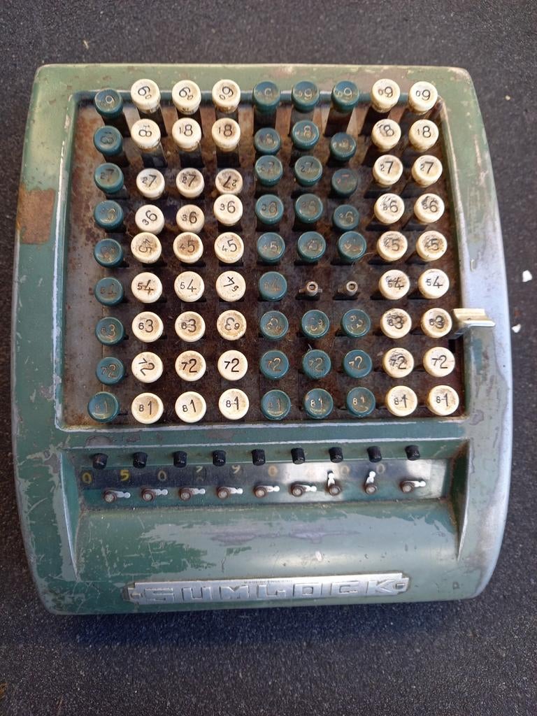 Sumlock mechanische rekenmachine, Ophalen