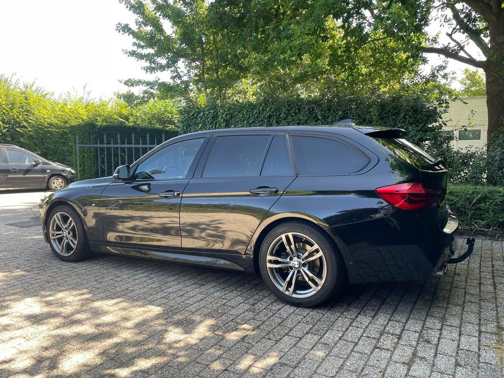 BMW 3-Serie 330I Touring Xdrive AUT LCI M-sport, Auto's, 1998 cc, 15 km/l, 1800 kg, Zwart