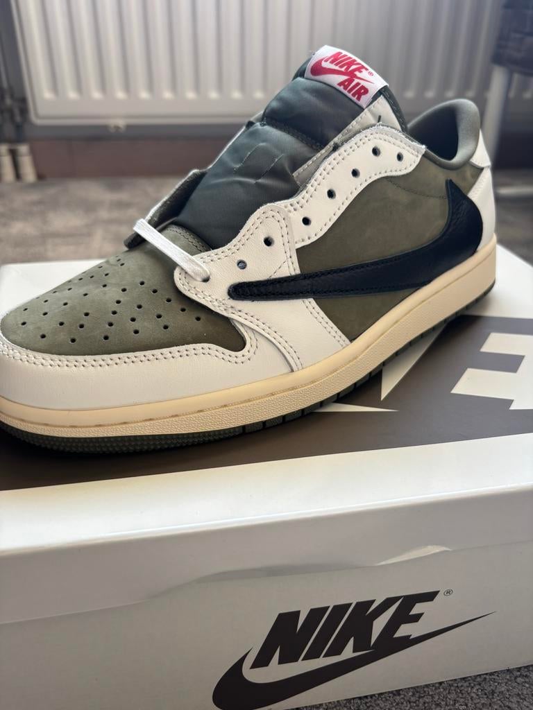 Jordan 1 low Travis Scott medium olive te koop, Kleding | Heren, Schoenen, Ophalen of Verzenden, Nieuw, Overige kleuren