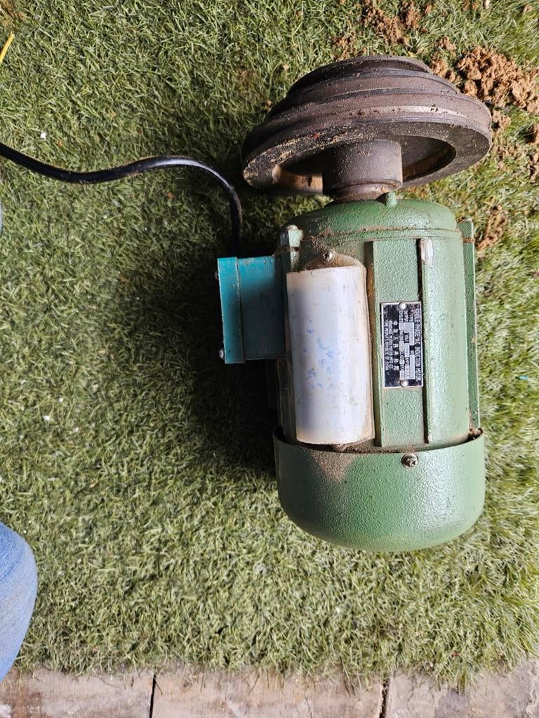 Elektromotor links en rechts draaiend 1400 toeren  370W, Ophalen of Verzenden, Gebruikt, Elektromotor, 1400 tot 1800 rpm