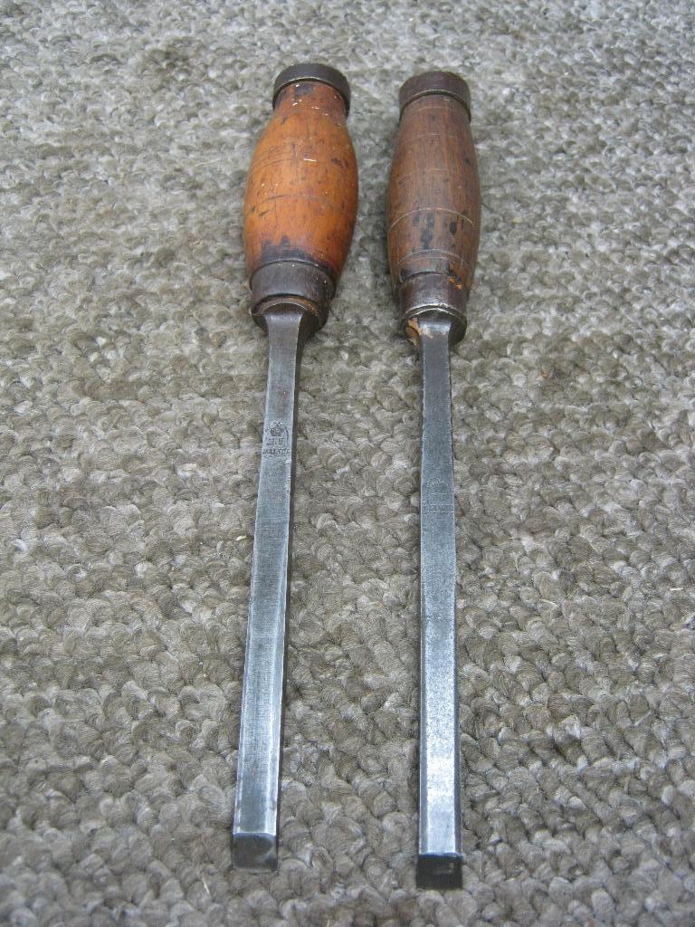 Beitels. 2 stuks. Nooitgedagt, IJlst, Verzenden