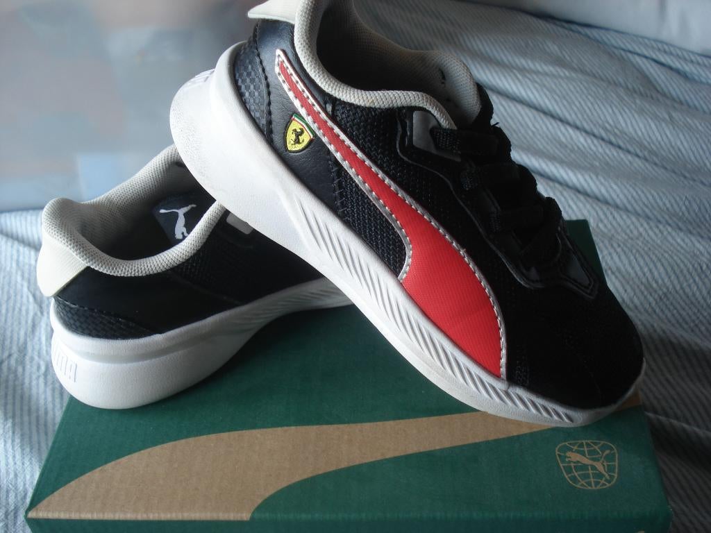 F1 Ferrari Sneakers mt 26 Een paar uurtjes gedragen Puma, Ophalen of Verzenden, Schoenen