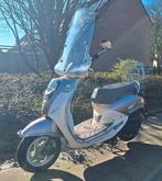 Mio 50 cc met hoog scherm, bruin/beige,, Gebruikt, Benzine, Ophalen, Overige merken