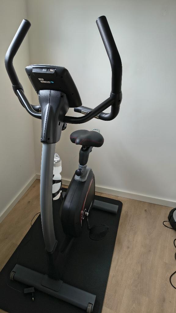 Flow Fitness Hometrainer + VirtuFit vloermat, Ophalen, Zo goed als nieuw, Hometrainer