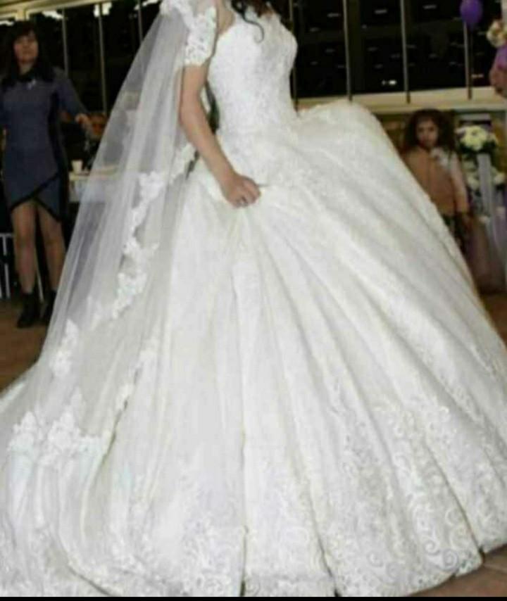 Prachtige Bruidsjurk Maat 32/34 - Zo goed als nieuw, Kleding | Dames, Trouwkleding en Trouwaccessoires, Ophalen of Verzenden, Zo goed als nieuw