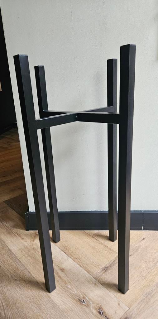 Plantenstandaart zwart, Ophalen, Halfschaduw, Minder dan 100 cm