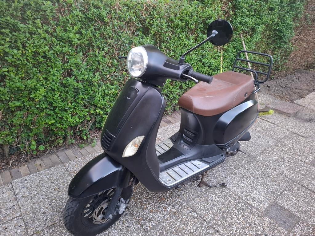 Retro China Vespa - Project of opstappen en rijden, Fietsen en Brommers, Ophalen, Gebruikt, Benzine, Overige merken