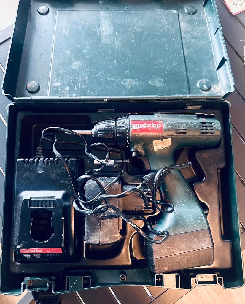 Metabo BZ 12 SP accuboormachine 12V met 2 accu’s, Gebruikt, Variabele snelheid, Ophalen of Verzenden, Boor- en Schroefmachine