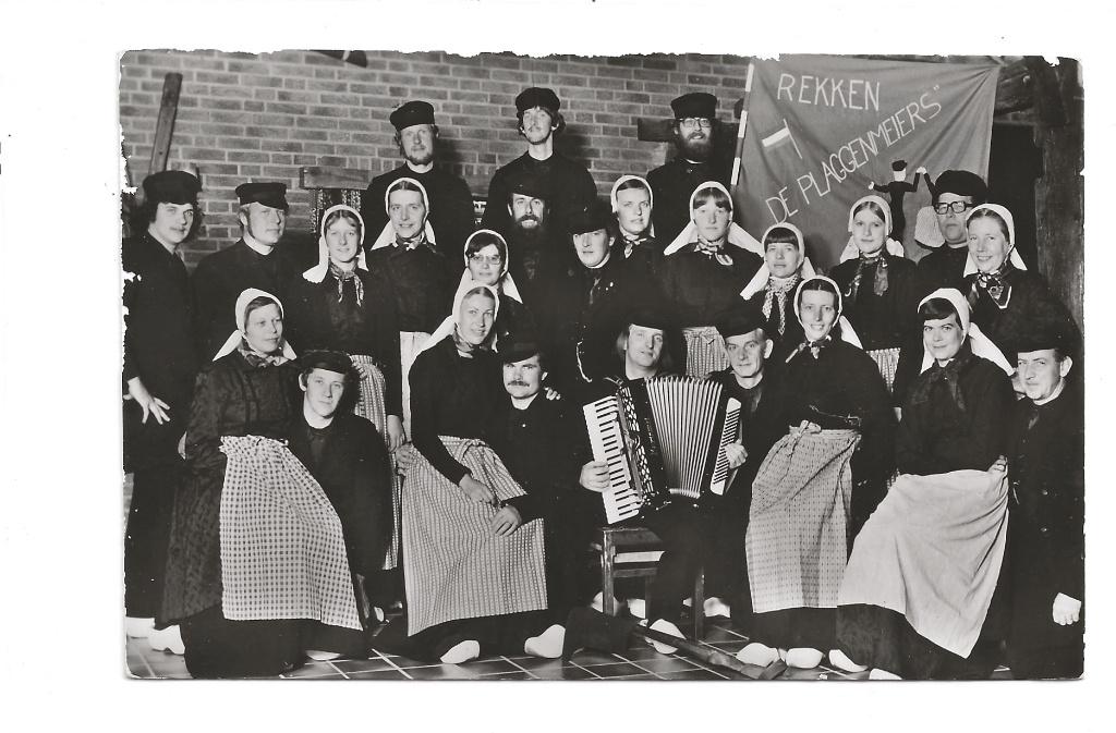 BF323-Rekken,"De Plaggenmeiers", muziekgezelschap,klederdrac, Verzenden, Ongelopen, Gelderland