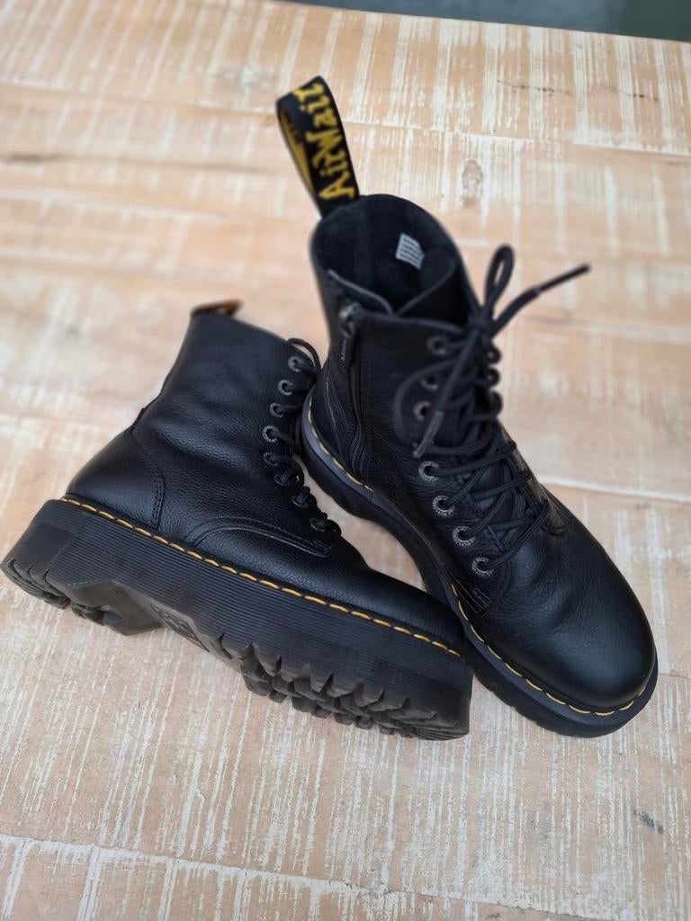 dr martens schoenen zwarte plateauzolen, Kleding | Dames, Schoenen, Zwart, Ophalen of Verzenden, Dr. Martens, Zo goed als nieuw