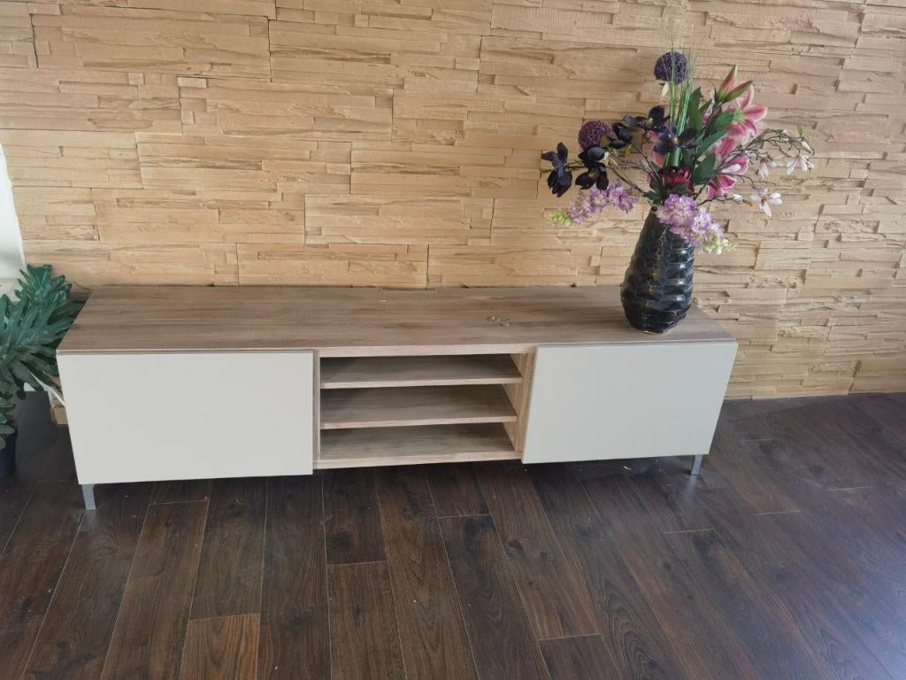 gratis TV tafel, Ophalen, Gebruikt, 150 tot 200 cm, Minder dan 100 cm