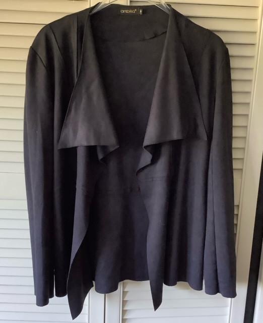 zwart jasje maat M merk Ambika, Maat 38/40 (M), Zwart, Amika, Ophalen of Verzenden