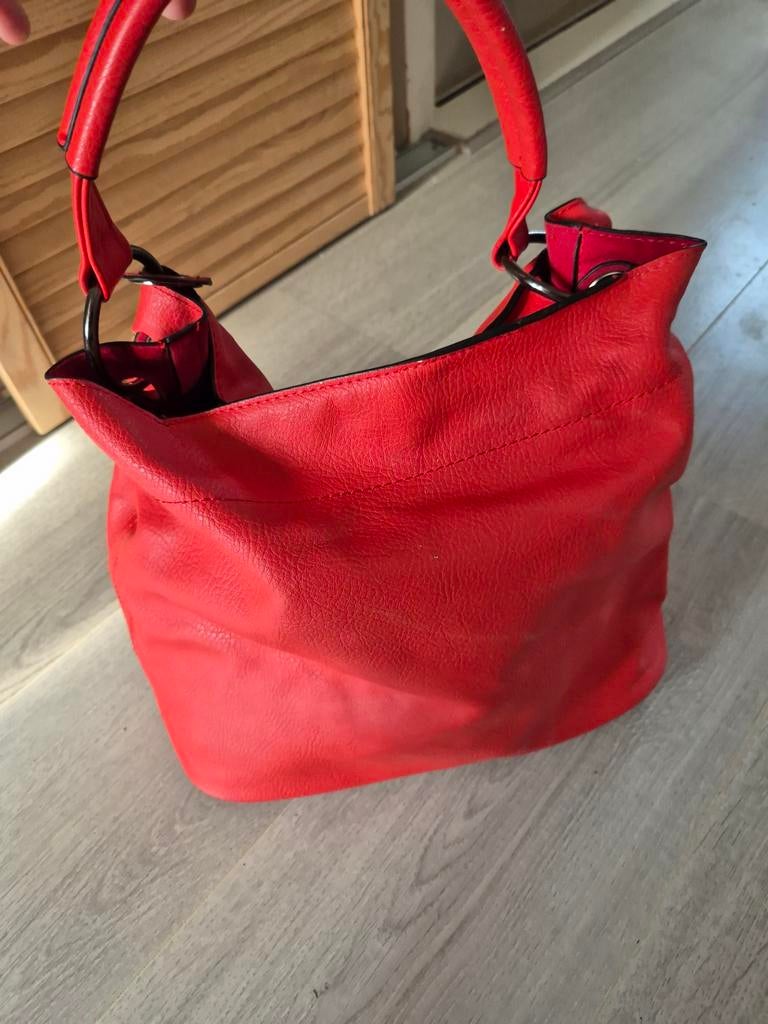 Rode Handtas met kleine tas, Sieraden, Tassen en Uiterlijk, Tassen | Damestassen, Ophalen of Verzenden, Zo goed als nieuw, Rood