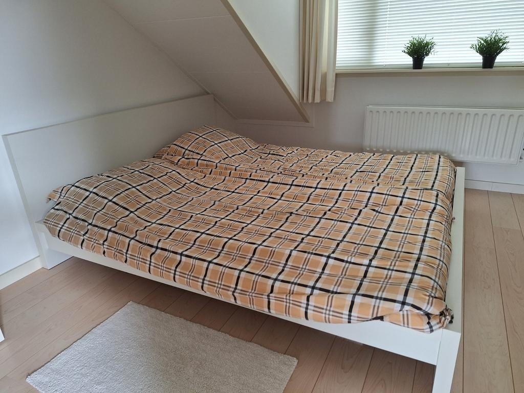 Malm ledikant 160x200 (Ikea), Huis en Inrichting, Slaapkamer | Slaapbanken, Zo goed als nieuw, 160 cm, Tweepersoons, Ophalen