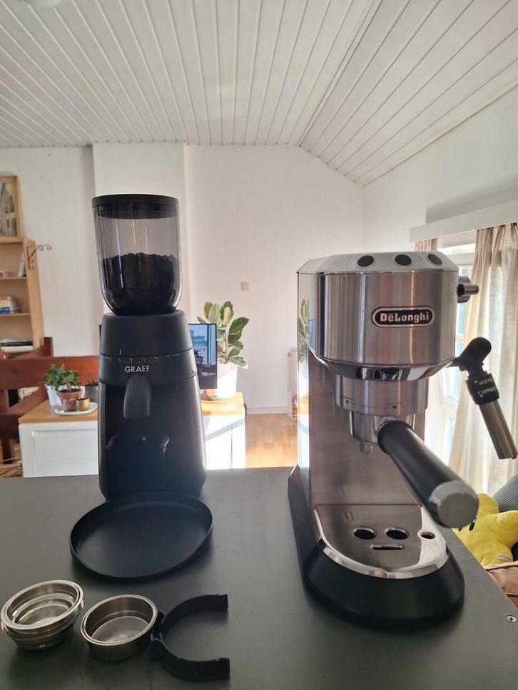 DeLonghi Koffiemachine met Graef Grinder + Accessoires, Witgoed en Apparatuur, Koffiezetapparaten, Gebruikt, Gemalen koffie, Koffiebonen